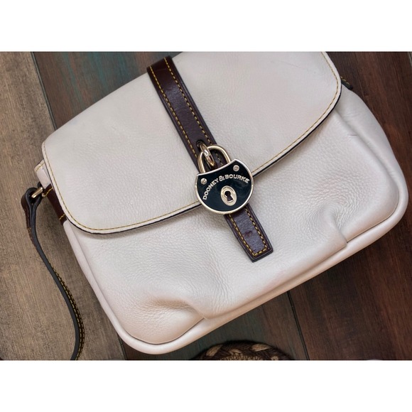Dooney Bourke Cream Pebble Leather Lock Crossbody Bag - Picture 4 of 16